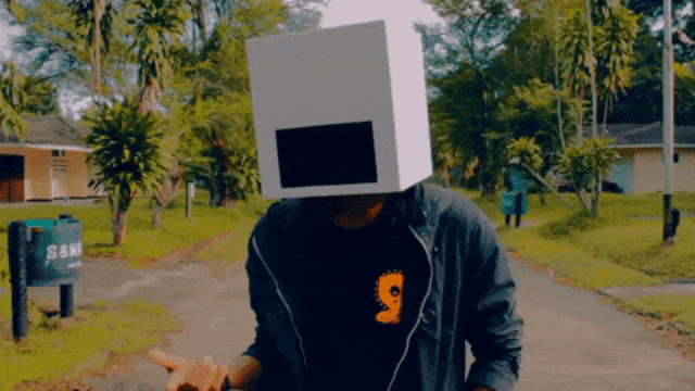 Mr. Headbox dalam video klip 'Young' (Foto: Youtube/Mr. Headboxmusic)
