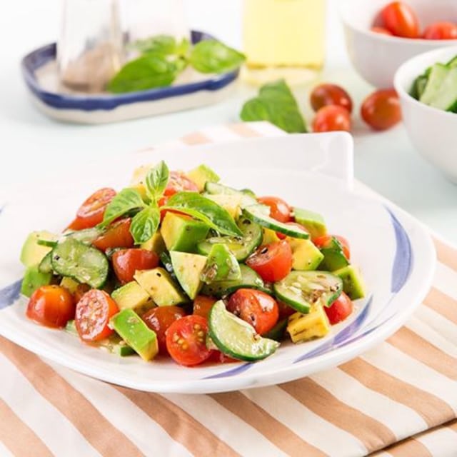 Cucumber Tomato Salad, Mudah dan Sehat
