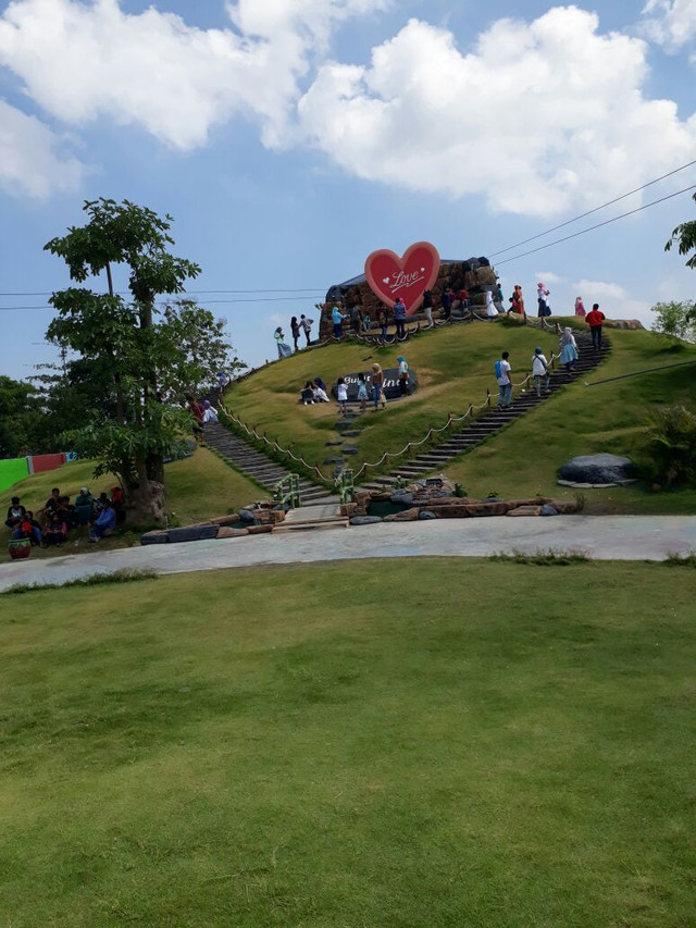 Bukit Cinta Madura Jawa Timur