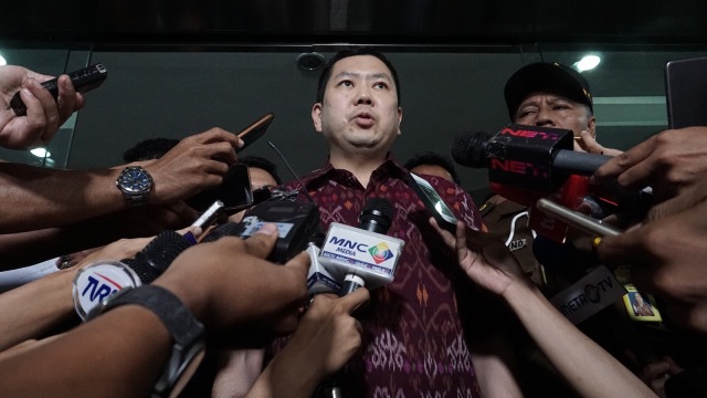 Hary Tanoe usai diperiksa di Kejaksaan Agung Foto: Aditia Noviansyah/kumparan