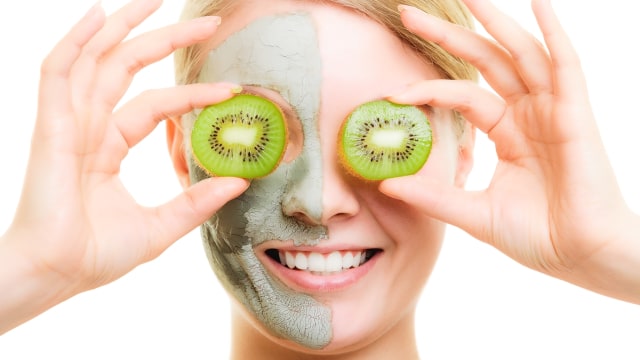 Masker kiwi untuk kecantikan kulit (Foto: Thinkstock)