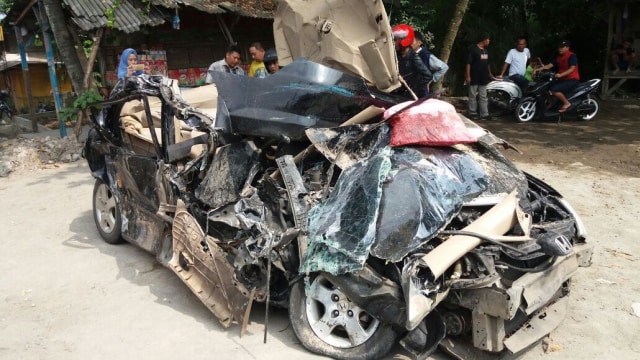 Olah TKP Kecelakaan Truk Pasir di Bogor. (Foto: Dok. Polres Bogor)