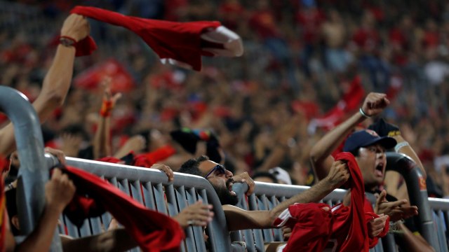 Fans Sepak Bola (Ilustrasi) Foto: Reuters/Amr Abdallah Dalsh
