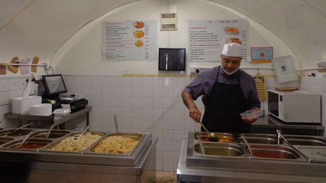 Halal Food di Edinburgh (Foto: Maria Sattwika/kumparan)