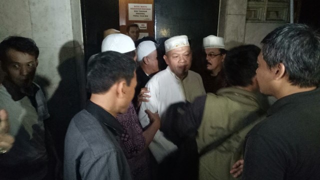 Al-Khaththath disambut para partisipan (Foto: Johanes Hutabarat/kumparan)