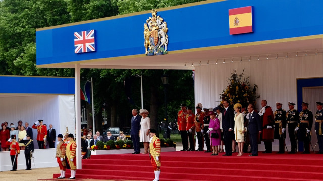 Penyambutan Raja Felipe VI dan Ratu Letizia (Foto: Instagram/theroyalfamily)