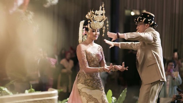 Kebaya pernikahan Zivanna Letisha. (Foto: Instagram @myweddingprep)