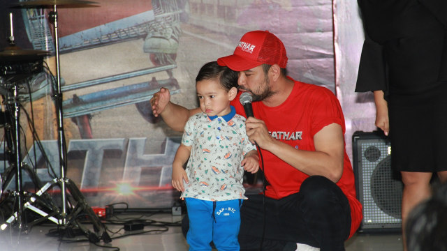 Raffi Ahmad dan Rafathar (Foto: Munady)