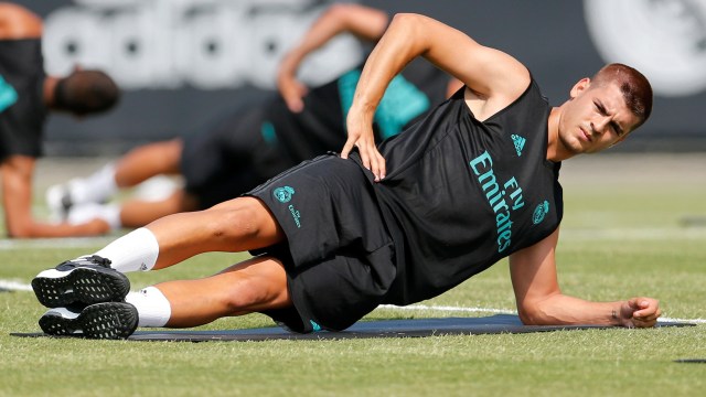 Morata di sesi latihan Real Madrid. (Foto: Lucy Nicholson/Reuters)