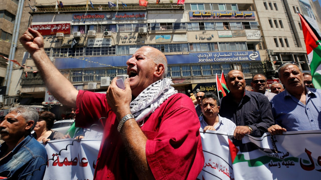 Demo penutupan Masjid Al-Aqsa (Foto: REUTERS/Abed Omar Qusini)
