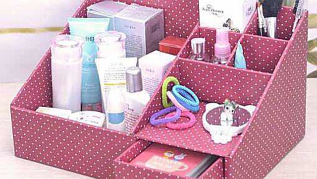 Tempat Makeup dari Kardus Bekas Pasta Gigi