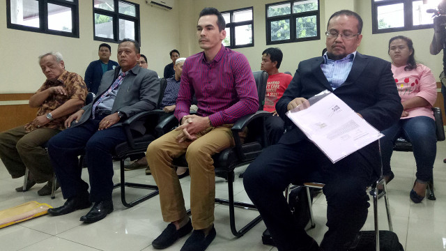 Atalarik Syach menghadiri sidang di PA Cibinong (Foto: DN. Mustika Sari/kumparan)