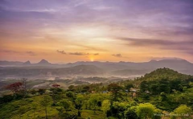 Ketika Senja di Bukit Cinta