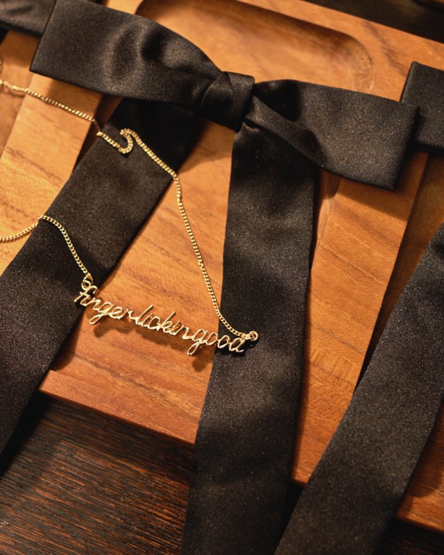Kalung fingerlickingood  (Foto: kfclimited)