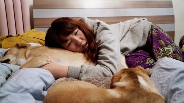 Zhao Yuqing di rumah Wang Quanming (Foto: Reuters)