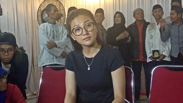 Sarwendah di tahlilan 40 harian Jupe  (Foto: Yurika Kencana/kumparan)