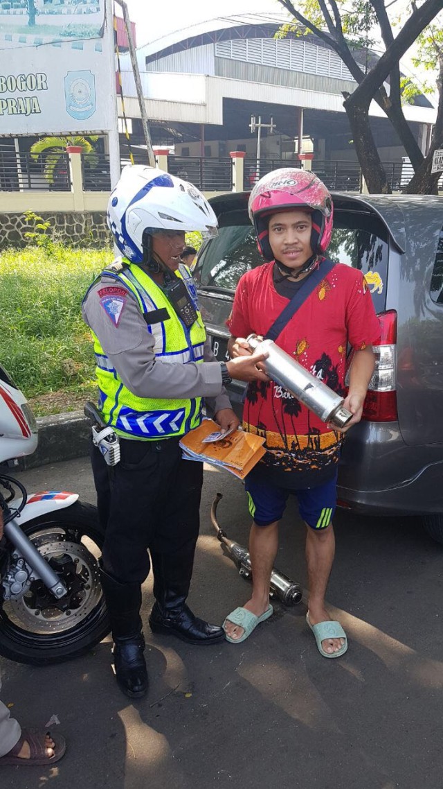Polisi razia knalpot racing di Bogor (Foto: Dok. tribratanews)