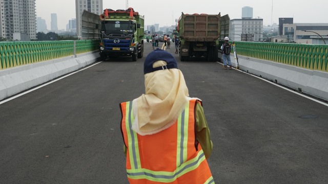 Ruas Jalan Layang TransJakarta Koridor 13 (Foto: Aditia Noviansyah/kumparan)