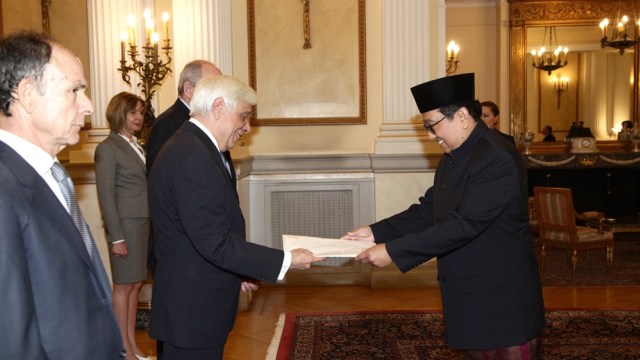 Dubes RI untuk Yunani serahkan nota kepercayaan (Foto: KBRI Athena)