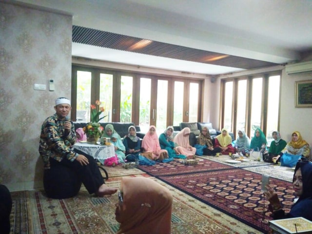 Mendekatkan diri kepada Allah