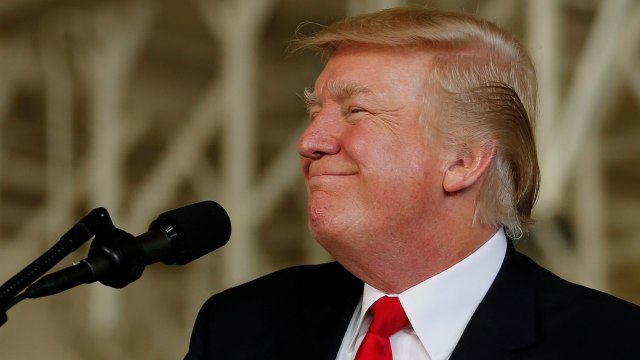 Donald Trump di atas USS Gerald Ford (Foto:  REUTERS/Jonathan Ernst)