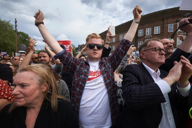 Antusias Generasi Milenial di Kotak Suara