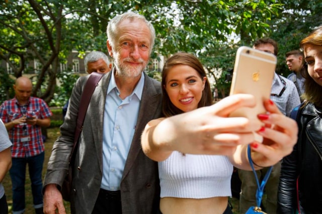 Antusias Generasi Milenial di Kotak Suara (2)