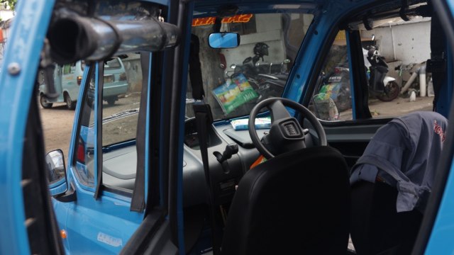 Wajah Baru Bemo Jakarta: Berubah Jadi Bemo Roda Empat | kumparan.com