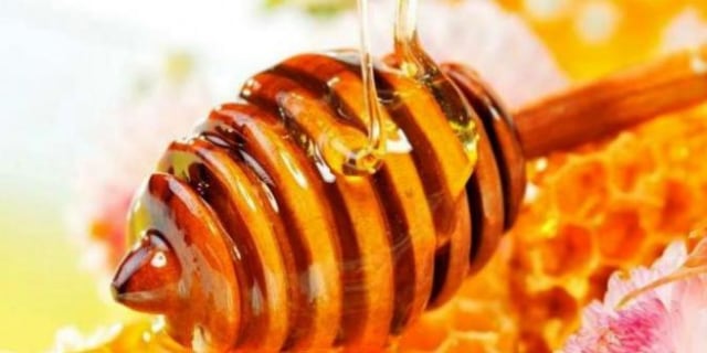 Minum Madu Sebelum Tidur Bikin Langsing?