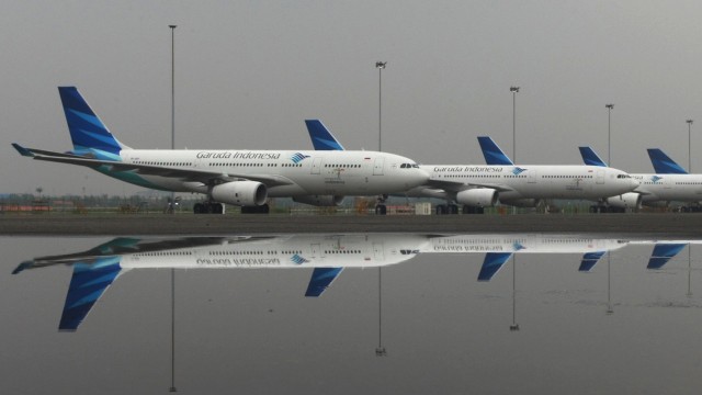 Boeing 777-300 pembawa jemaah haji (Foto: ANTARA/Muhammad Iqbal)