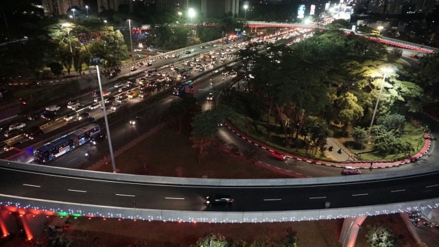 Uji Coba Mobil di Simpang Susun Semanggi (Foto: Aditia Noviansyah/kumparan)