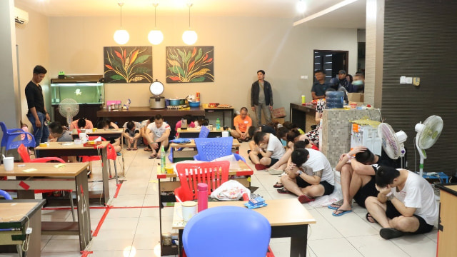 Penggerebekan pelaku siber di Bali. (Foto: Dok. Istimewa)
