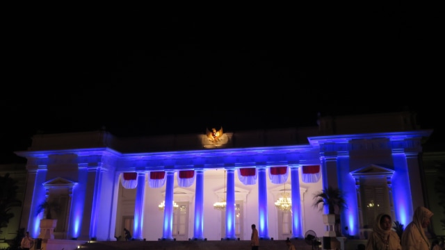 Istana Merdeka di kala malam hari (Foto: Yudhistira Amran/kumparan)