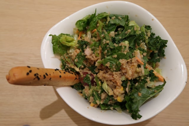 Summer fling salad (Foto: Intan Kemala Sari/kumparan)