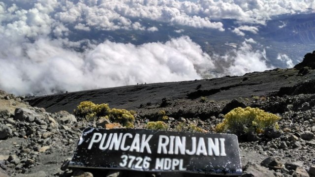 Puncak Rinjani (Foto: Dokumentasi Backpacker Jakarta)
