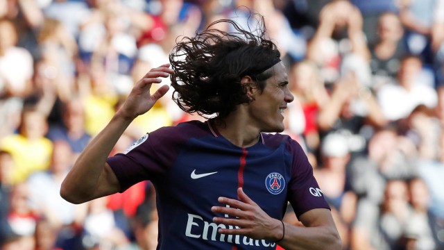 Cavani, andalan PSG. Foto: Reuters/Christian Hartmann