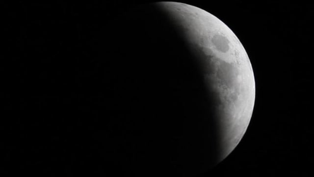 Gerhana bulan (Foto: REUTERS/Jumana El Heloueh )