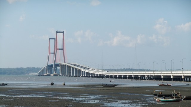Jembatan Suramadu. (Foto: Wikimedia Commons)