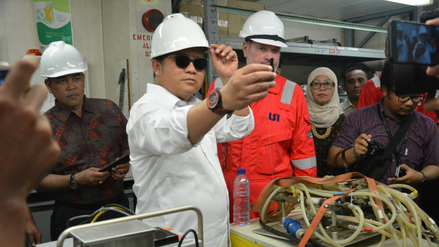 Menkominfo bersama PT Palapa Ring Barat. (Foto: Kemkominfo)