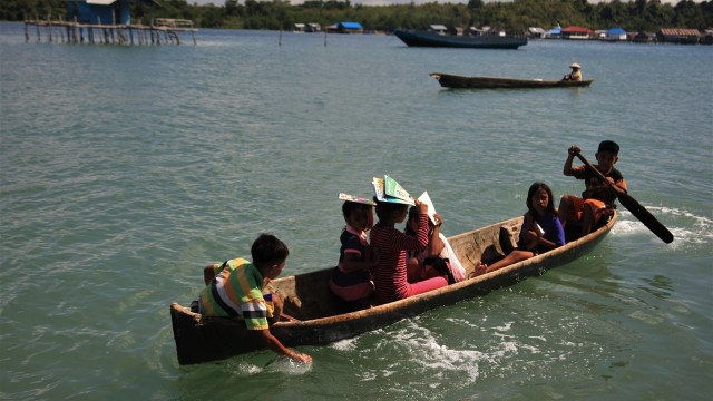 Sekolah Suku Bajo (Foto: ANTARA/Jojon/nz/17)
