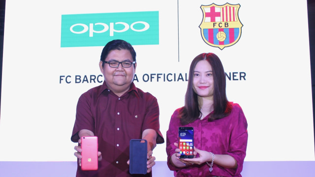 Ponsel Oppo F3 edisi Barcelona. (Foto: Oppo Indonesia)