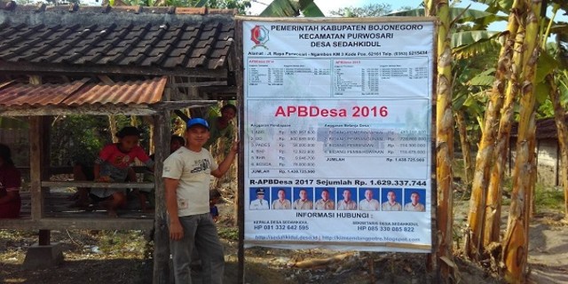 Desa di Bojonegoro Umumkan Dana Desa Lewat Baliho di Pinggir Jalan