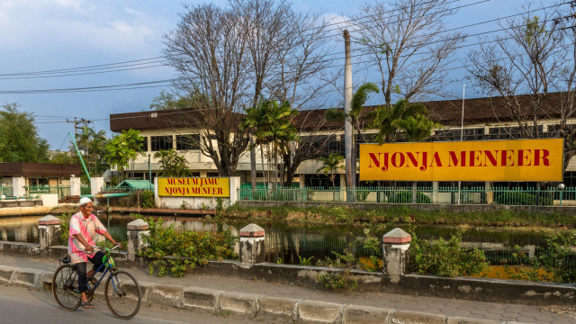 PT Njonja Meneer Pailit. (Foto: Antara/Aji Styawan)