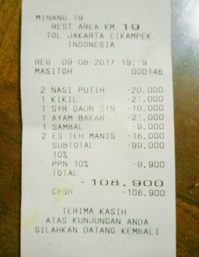 Struk pembelian di Restoran Minang KM 19 (Foto: Iqra Ardini/kumparan)