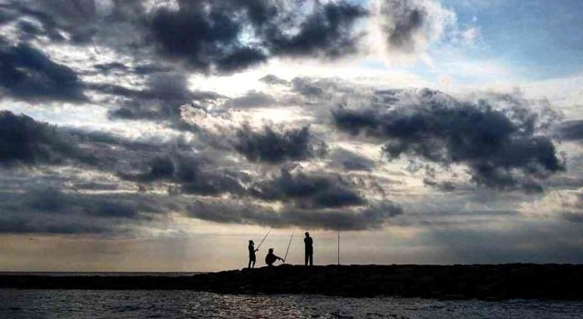 Nelayan, Pantai dan Laut satu kesatuan yang tak terpisahkan