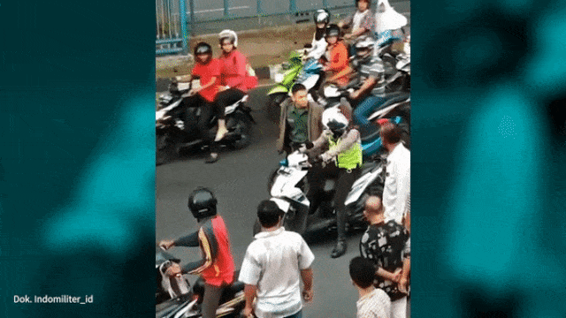 Seorang TNI mengamuk saat ditilang Polantas. (Foto: Instagram @indomiliter_id)
