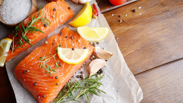 Ikan salmon tinggi omega-3 (Foto: Thinkstock)
