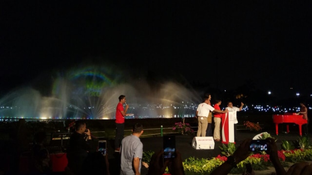 Air Mancur Menari di Monas (Foto: Kevin Kurnianto/kumparan)