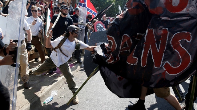 Bentrokan di Virginia AS (Foto: REUTERS/Joshua Roberts)