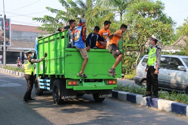 Polres Bojonegoro Kembali  Lakukan Razia di Jalan Veteran, 87 Pelanggar Ditindak Petugas (1)